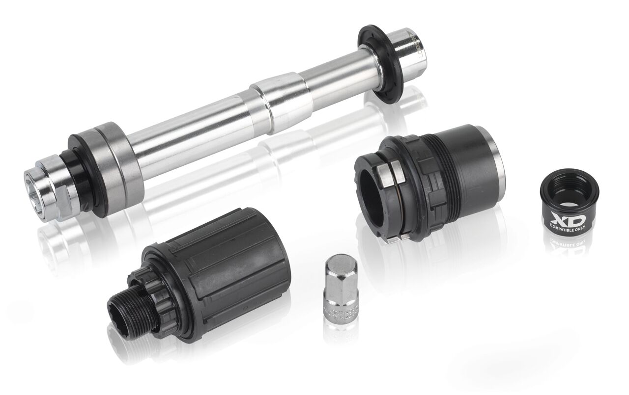 XLC Evo Reparatieset 'As' AW - Steekas bestaat uit as, lager, eindkappen